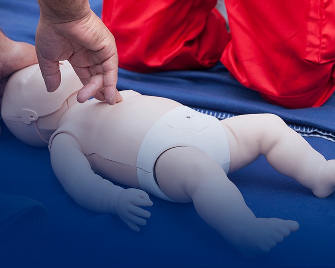 PRIMEROS AUXILIOS EN BEBÉS Y NIÑOS