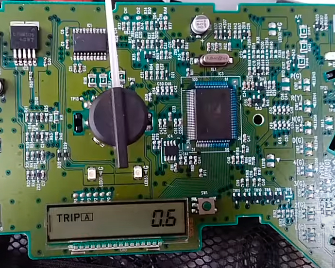 PROGRAMACÍON DE ODÓMETROS DIGITALES CON MEMORIA EEPROM